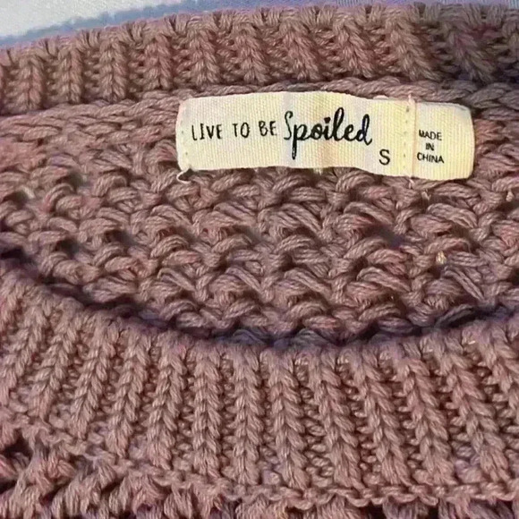 ✨Love to be spoiled knitted sweaters. Size small - Picture 4 of 7
